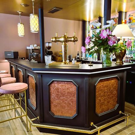 Logis Hotel Le Boudoir Belvès Екстериор снимка