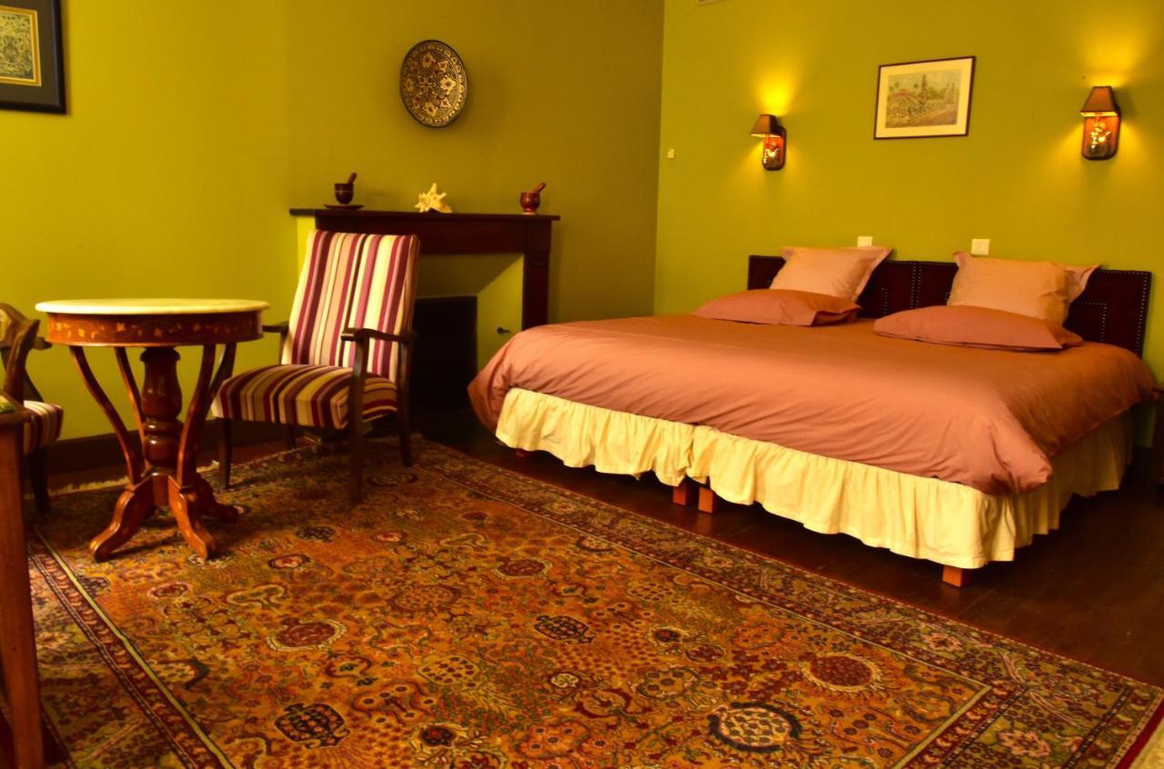 Logis Hotel Le Boudoir Belvès Екстериор снимка