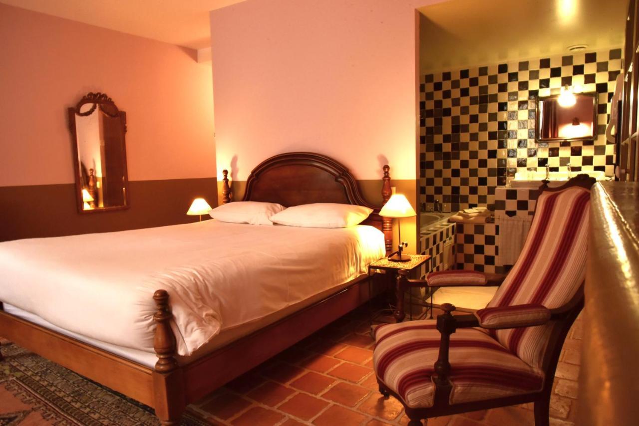 Logis Hotel Le Boudoir Belvès Екстериор снимка