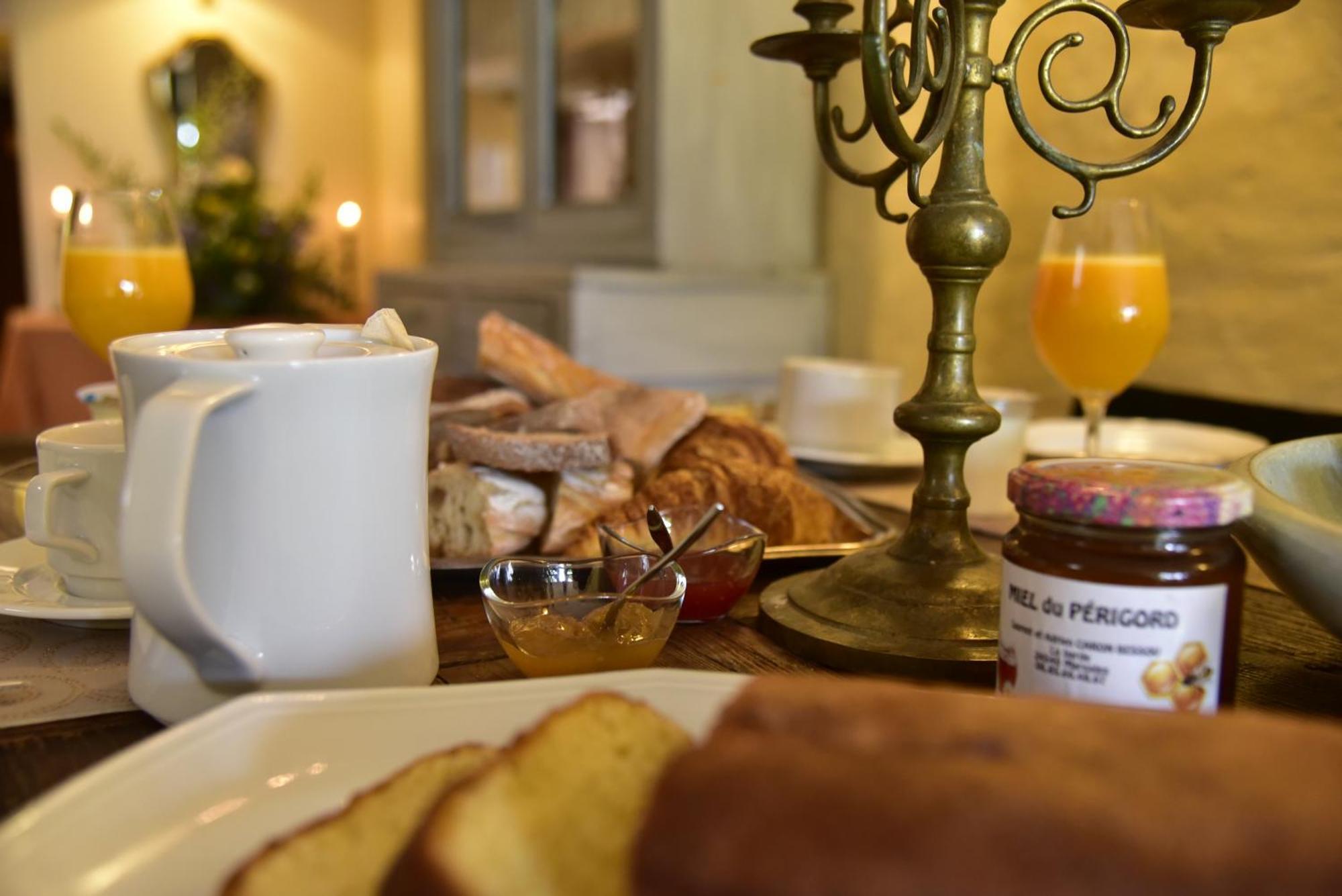 Logis Hotel Le Boudoir Belvès Екстериор снимка