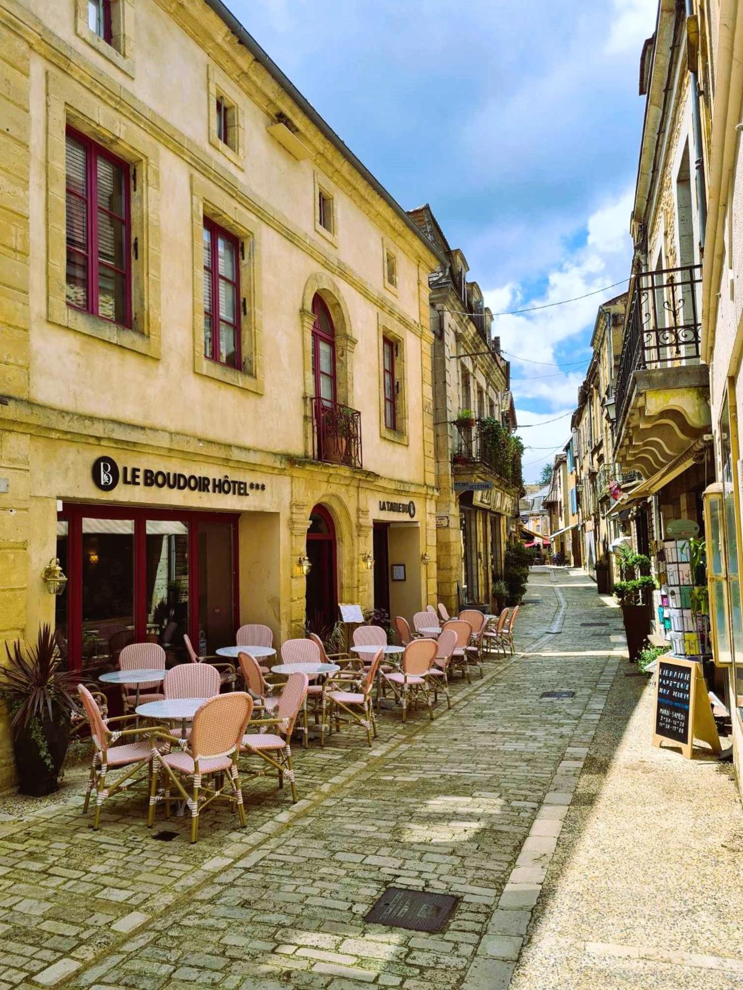 Logis Hotel Le Boudoir Belvès Екстериор снимка