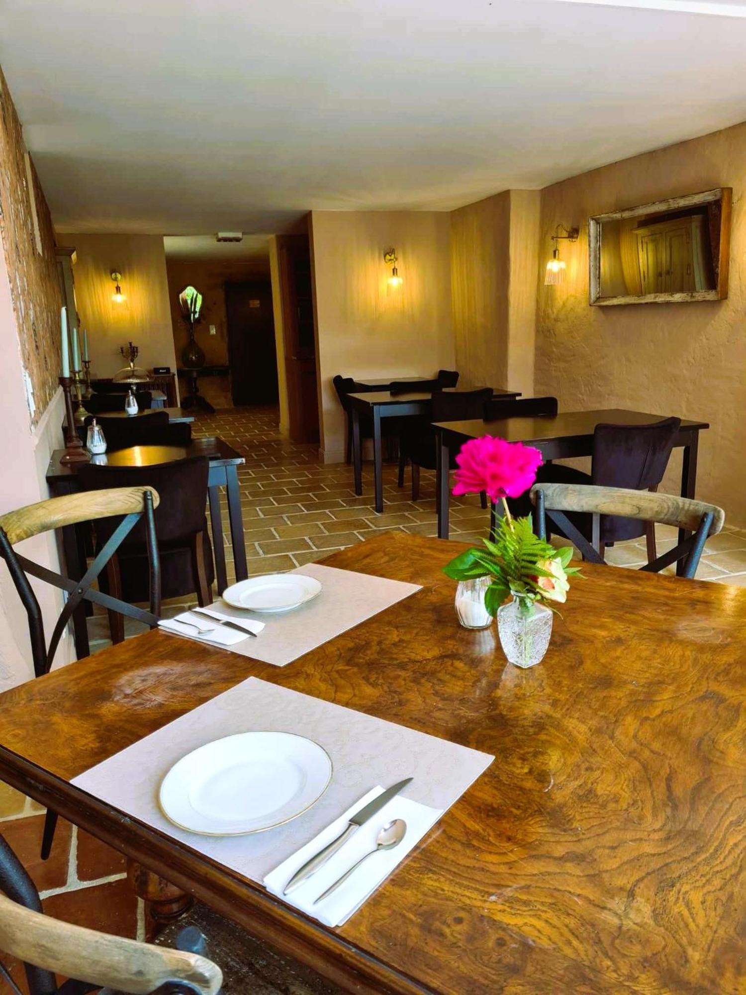 Logis Hotel Le Boudoir Belvès Екстериор снимка
